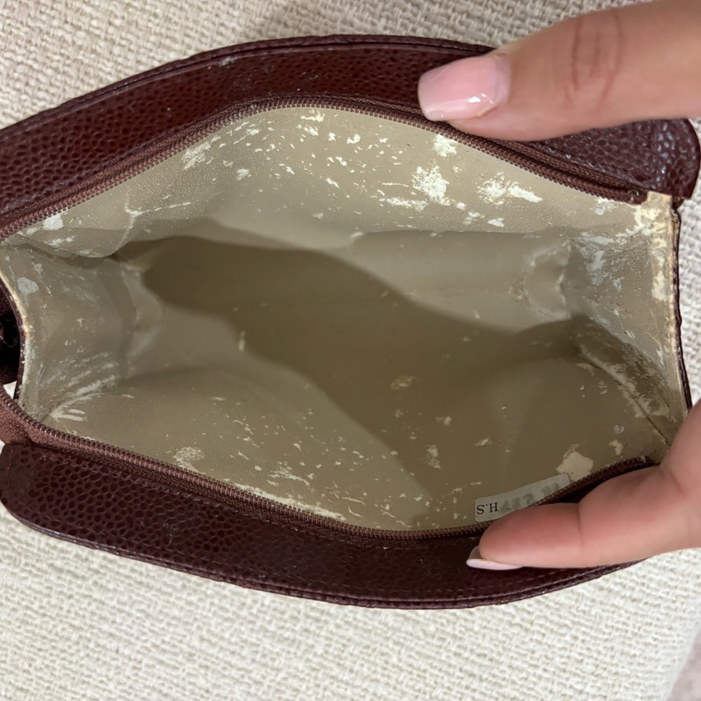 Authentic CHANEL Bordeaux caviar cosmetic pouch - Picture 10 of 10